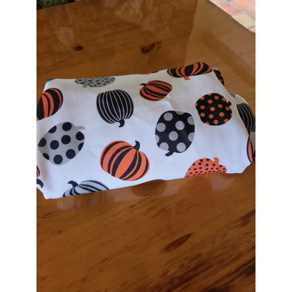 70 Round Tablecloth Pumpkins Fall Harvest Halloween Polyester Whimsical